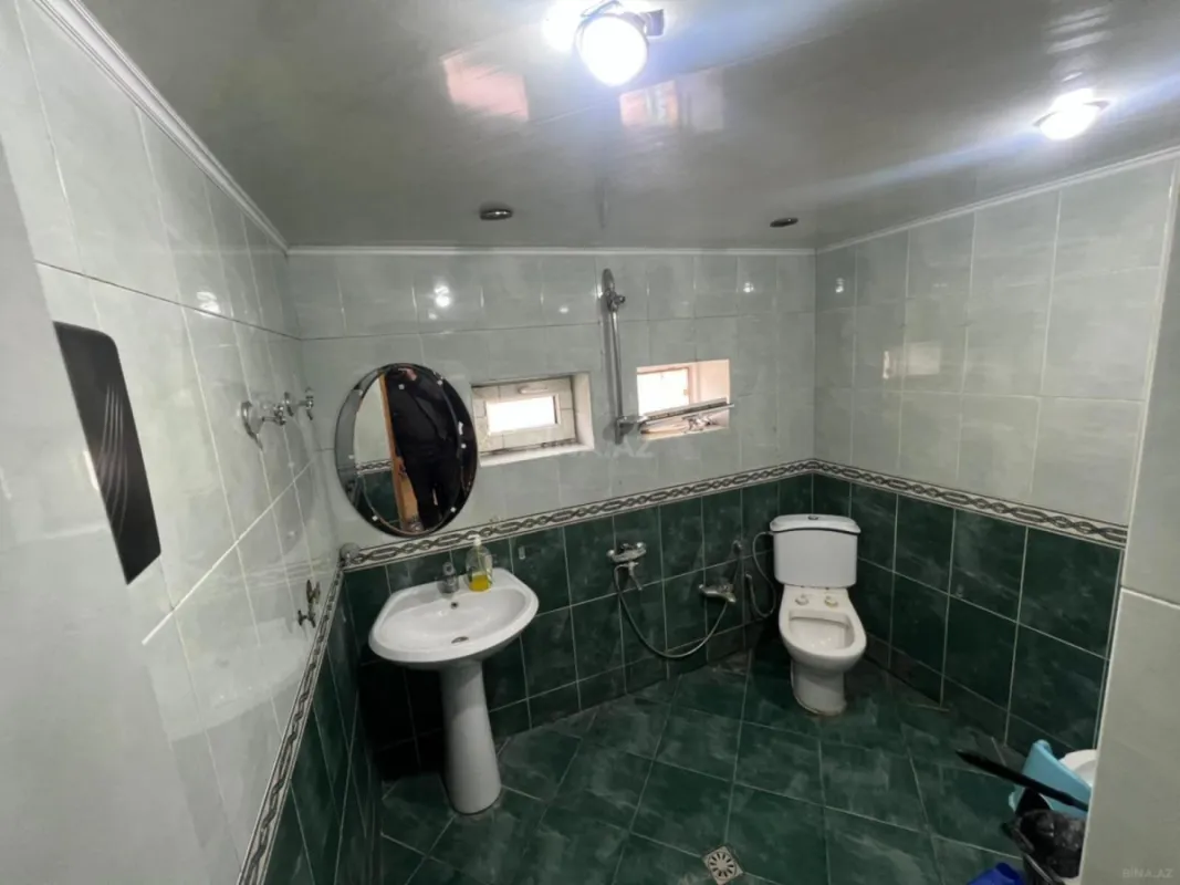 Kirayə verilir 8 otaqlı həyət evi 250 m²