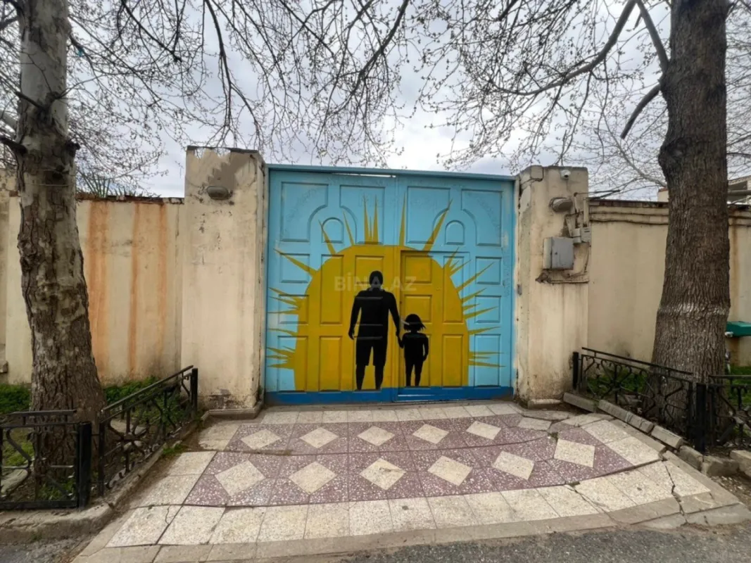 Kirayə verilir 8 otaqlı həyət evi 250 m²