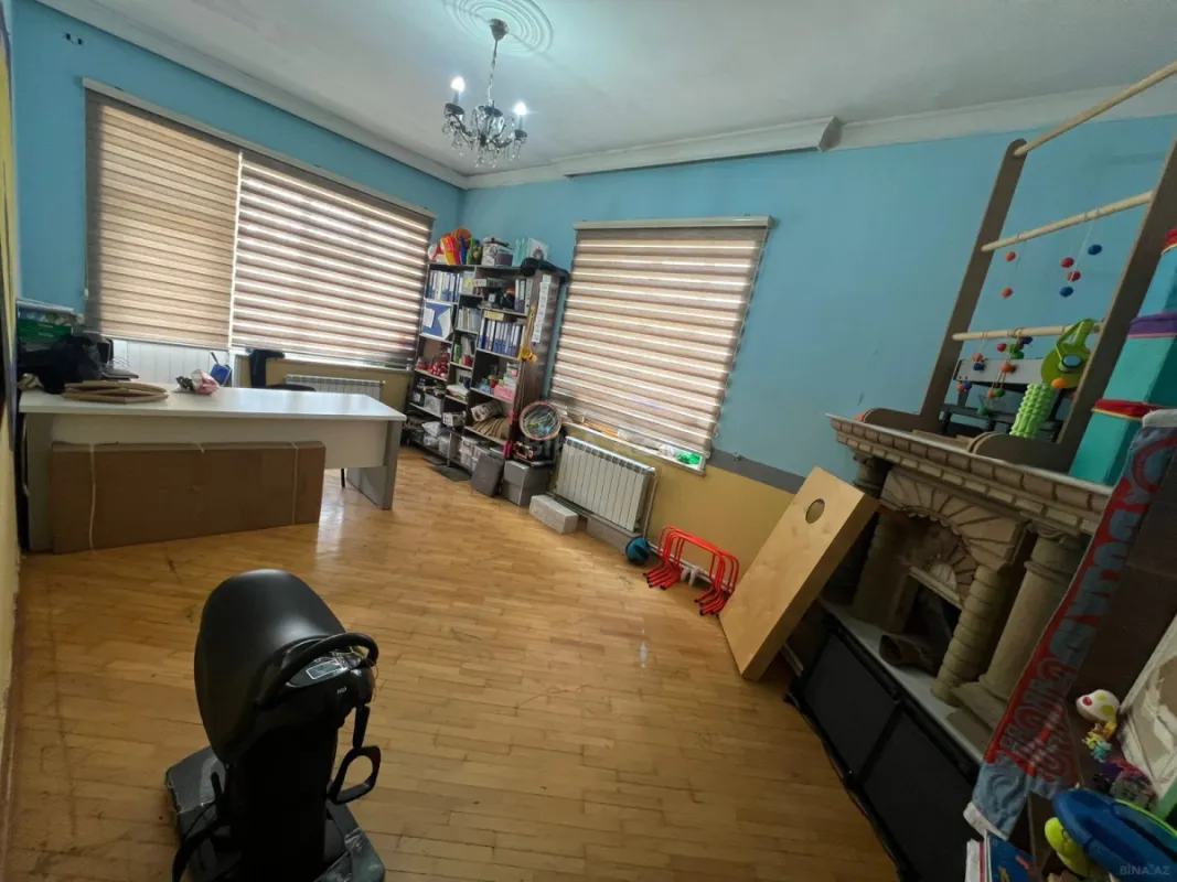 Kirayə verilir 8 otaqlı həyət evi 250 m²