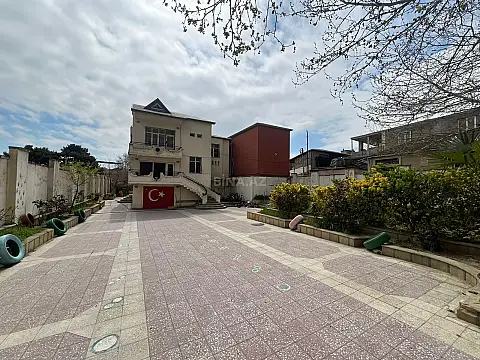 Kirayə verilir 8 otaqlı həyət evi 250 m² — Bakı 8 otaq 250.00 m²
