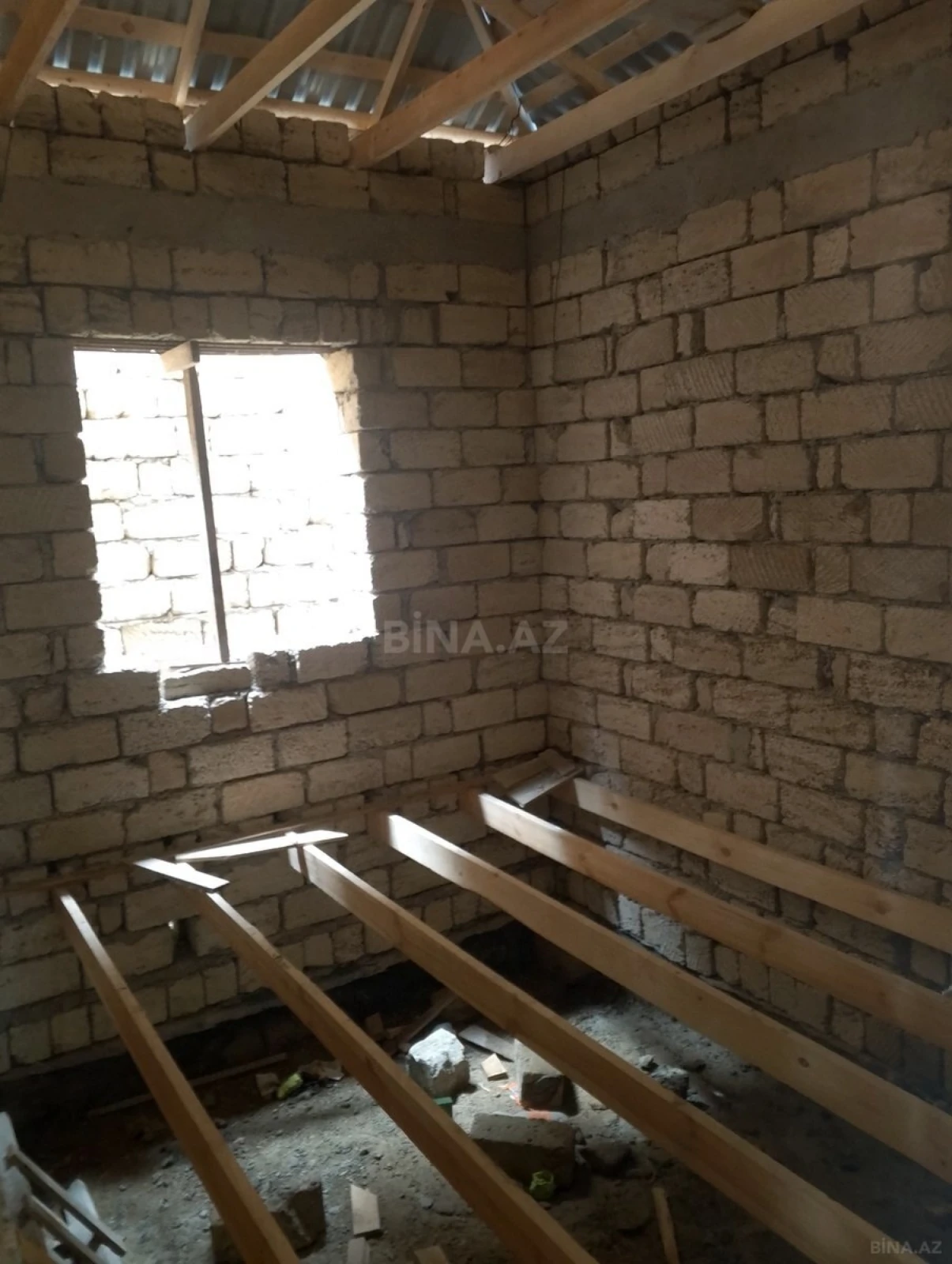 Satılır 4 otaqlı həyət evi 100 m²