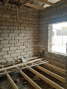 Satılır 4 otaqlı həyət evi 100 m²