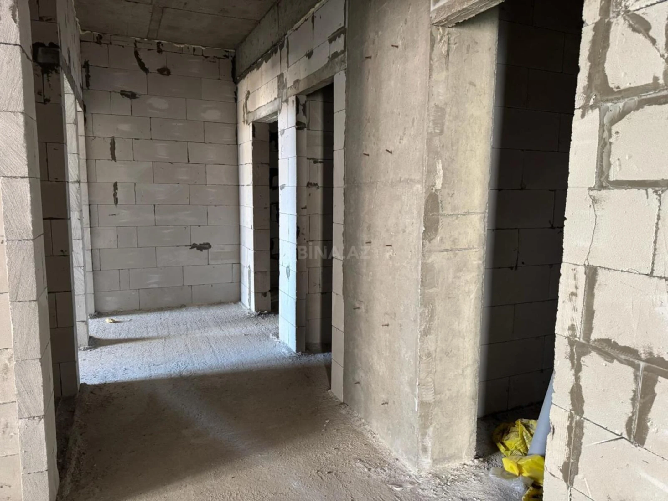 Satılır 4 otaqlı mənzil 127 m²