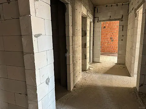 Satılır 4 otaqlı mənzil 127 m²