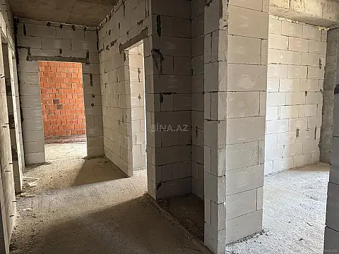 Satılır 4 otaqlı mənzil 127 m²