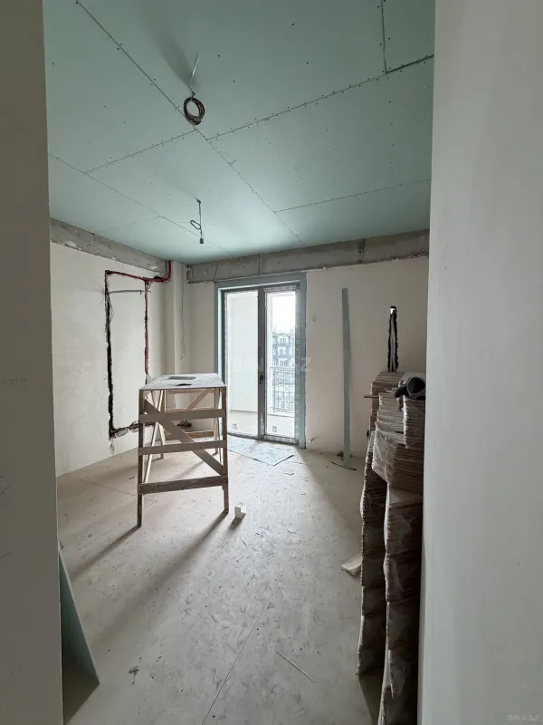 Satılır 4 otaqlı mənzil 230 m²