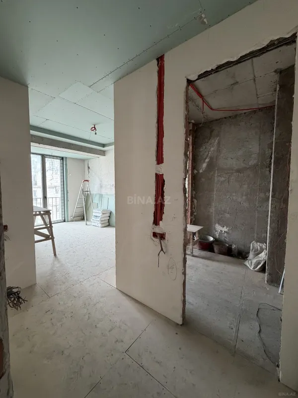 Satılır 4 otaqlı mənzil 230 m²