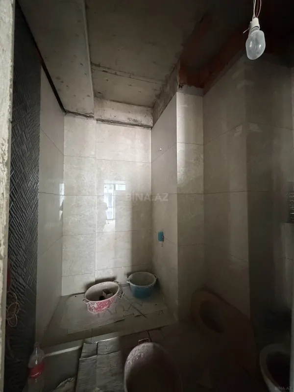 Satılır 4 otaqlı mənzil 230 m²