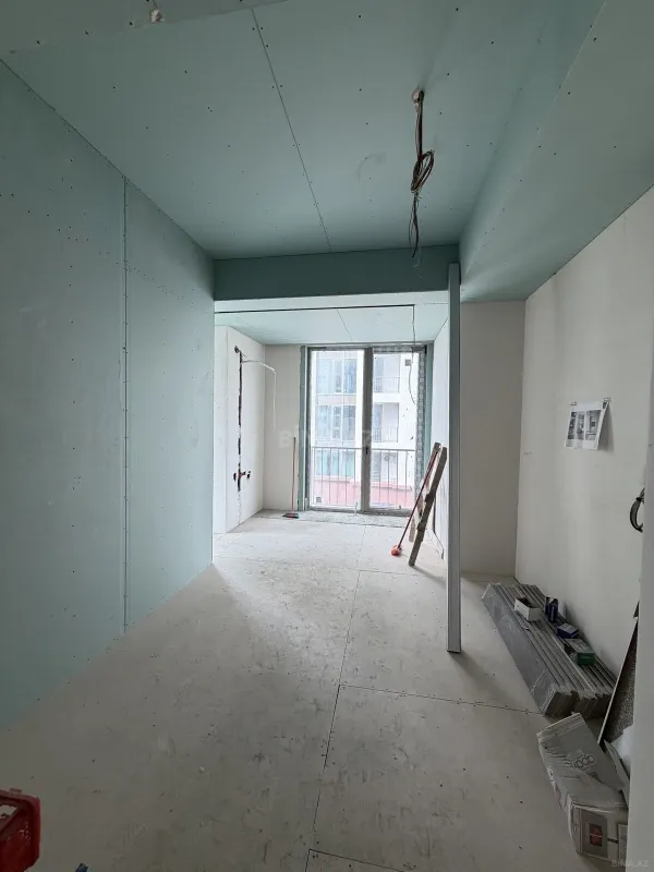 Satılır 4 otaqlı mənzil 230 m²