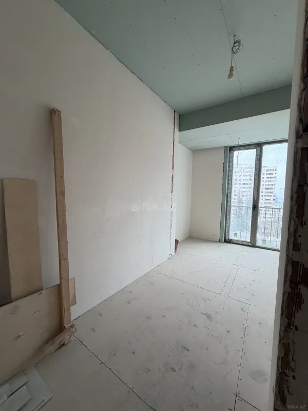 Satılır 4 otaqlı mənzil 230 m²