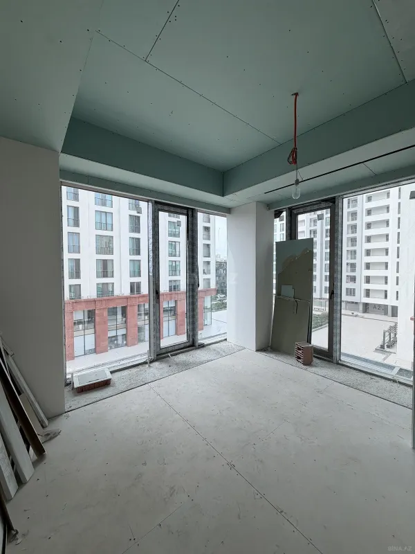 Satılır 4 otaqlı mənzil 230 m²