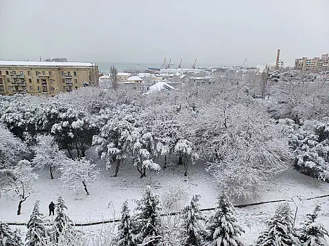 Satılır 2 otaqlı mənzil 70 m²