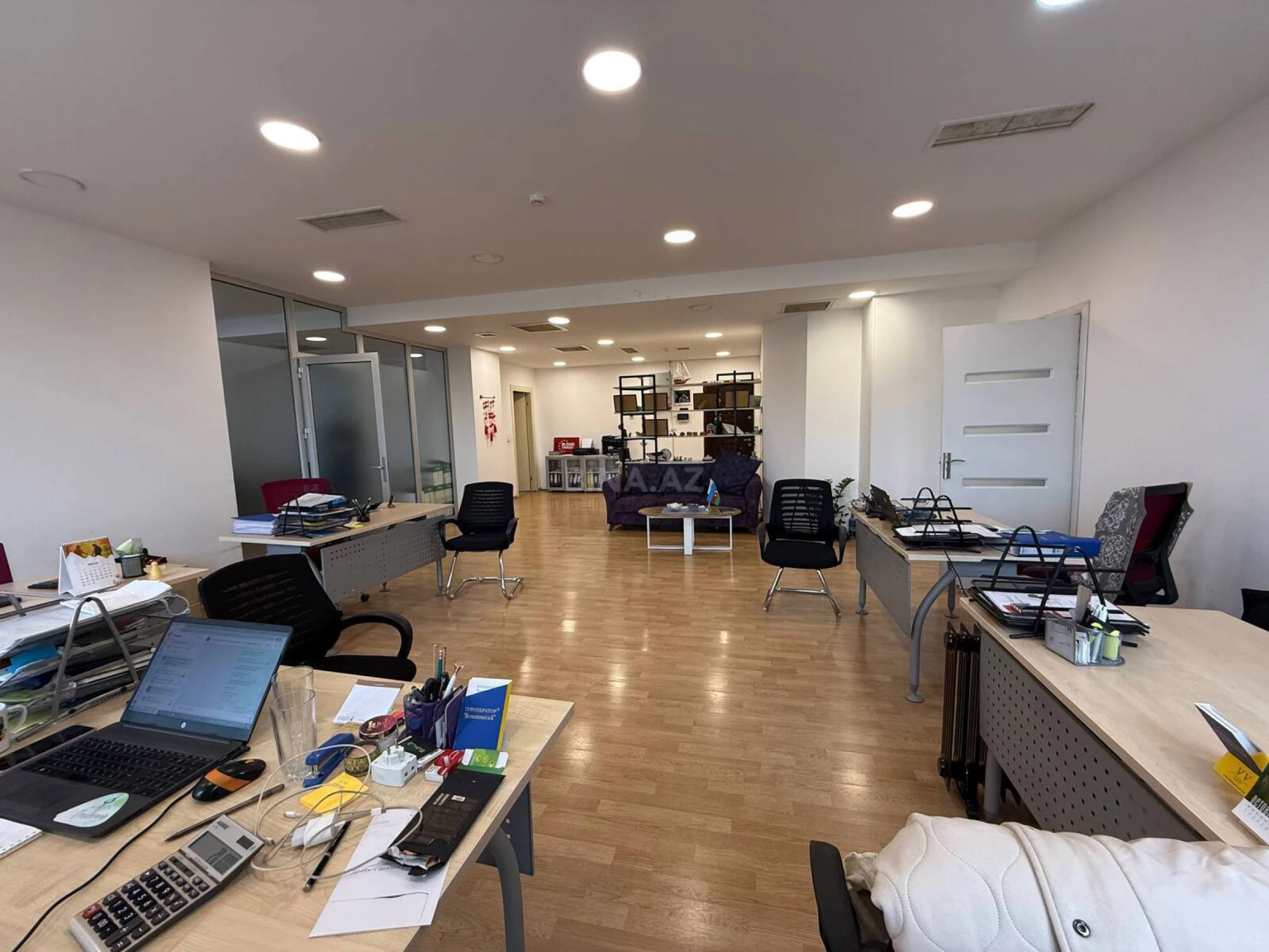 Kirayə verilir 3 otaqlı ofis 152 m²
