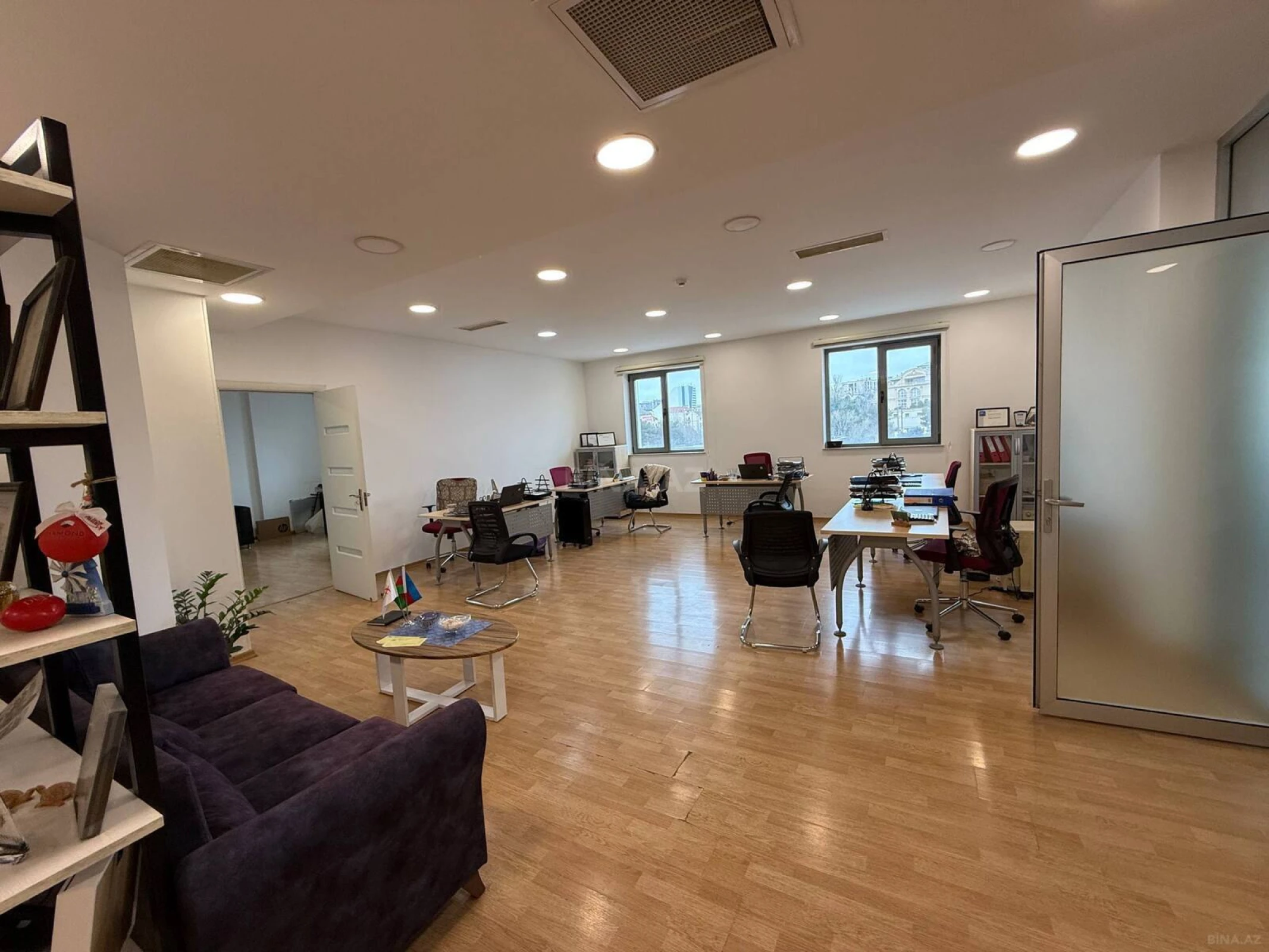 Kirayə verilir 3 otaqlı ofis 152 m²