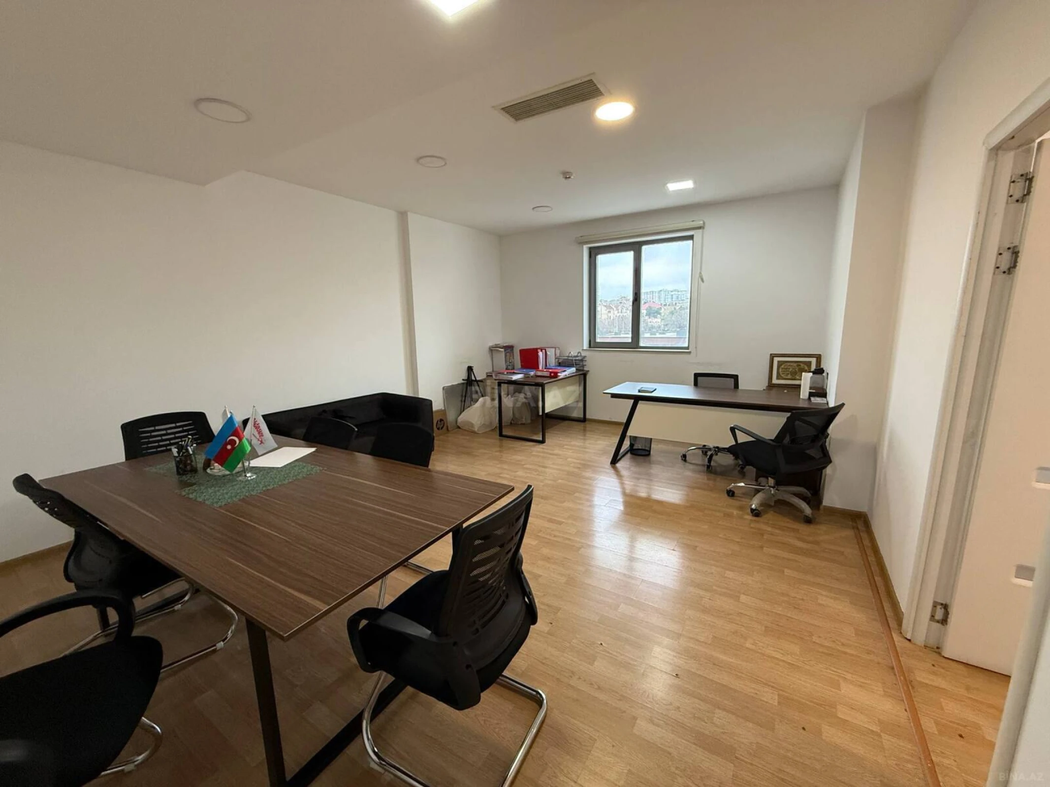 Kirayə verilir 3 otaqlı ofis 152 m²