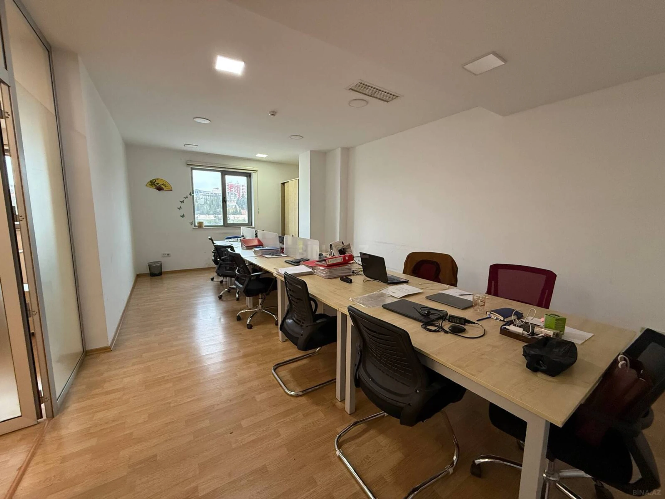 Kirayə verilir 3 otaqlı ofis 152 m²