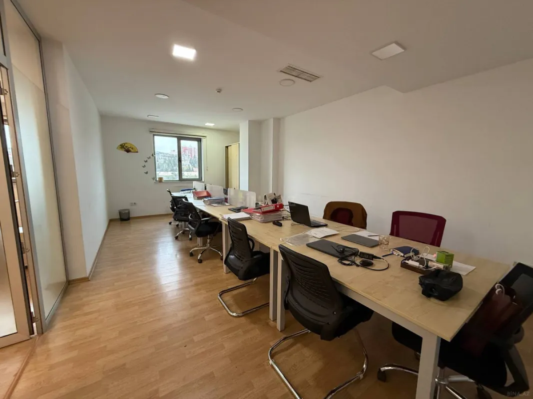 Kirayə verilir 3 otaqlı ofis 152 m²