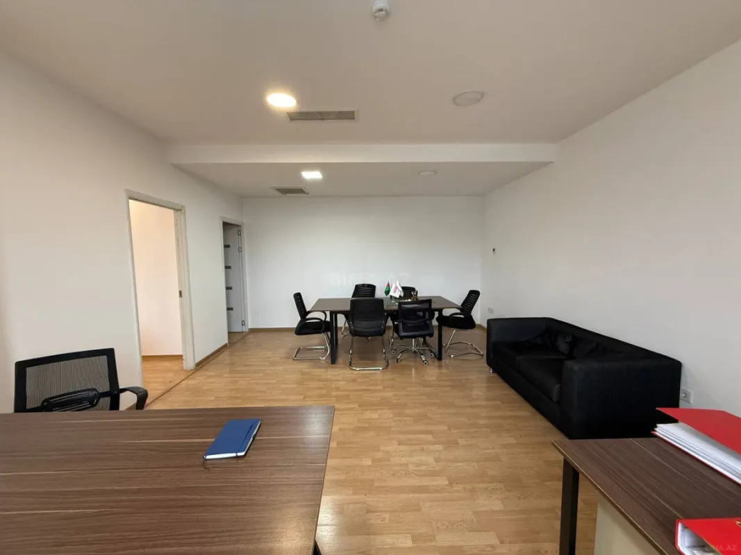 Kirayə verilir 3 otaqlı ofis 152 m²
