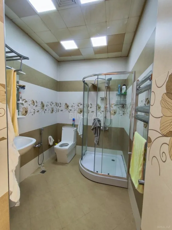 Satılır 5 otaqlı həyət evi 240 m²