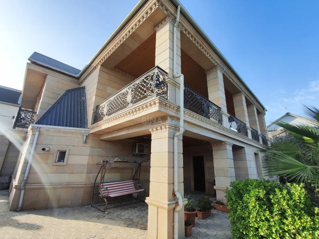 Satılır 5 otaqlı həyət evi 240 m²