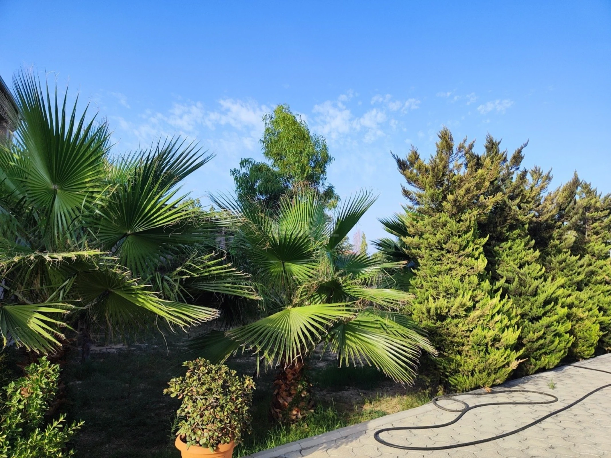 Satılır 5 otaqlı həyət evi 240 m²