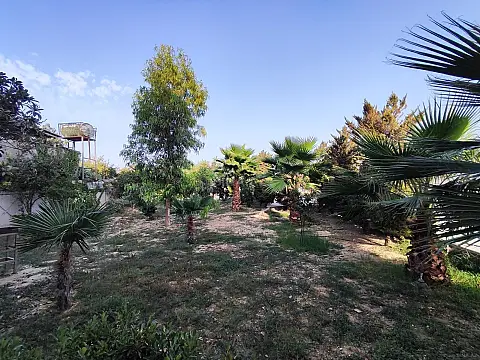 Satılır 5 otaqlı həyət evi 240 m²