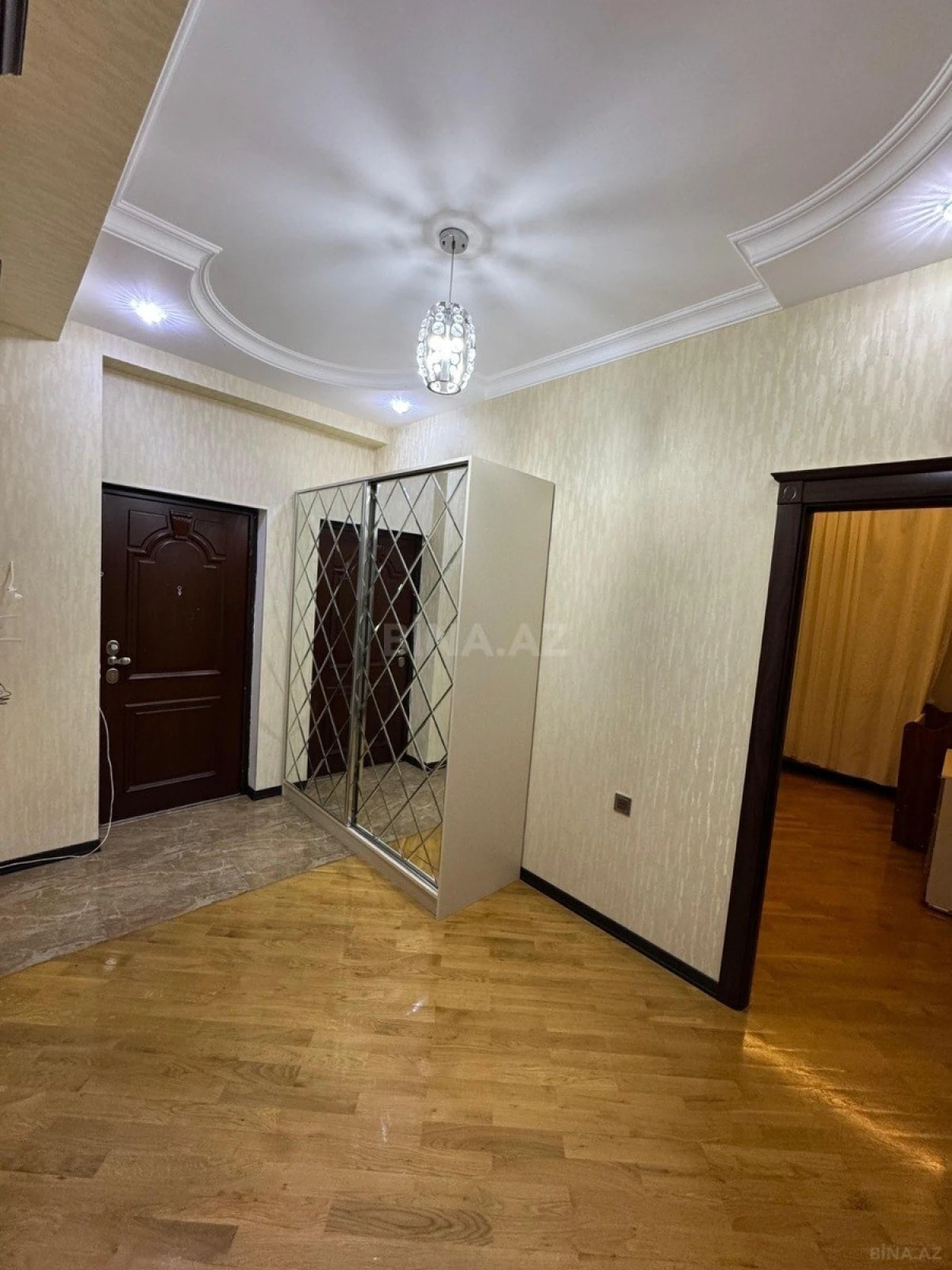 Kirayə verilir 2 otaqlı mənzil 75 m²