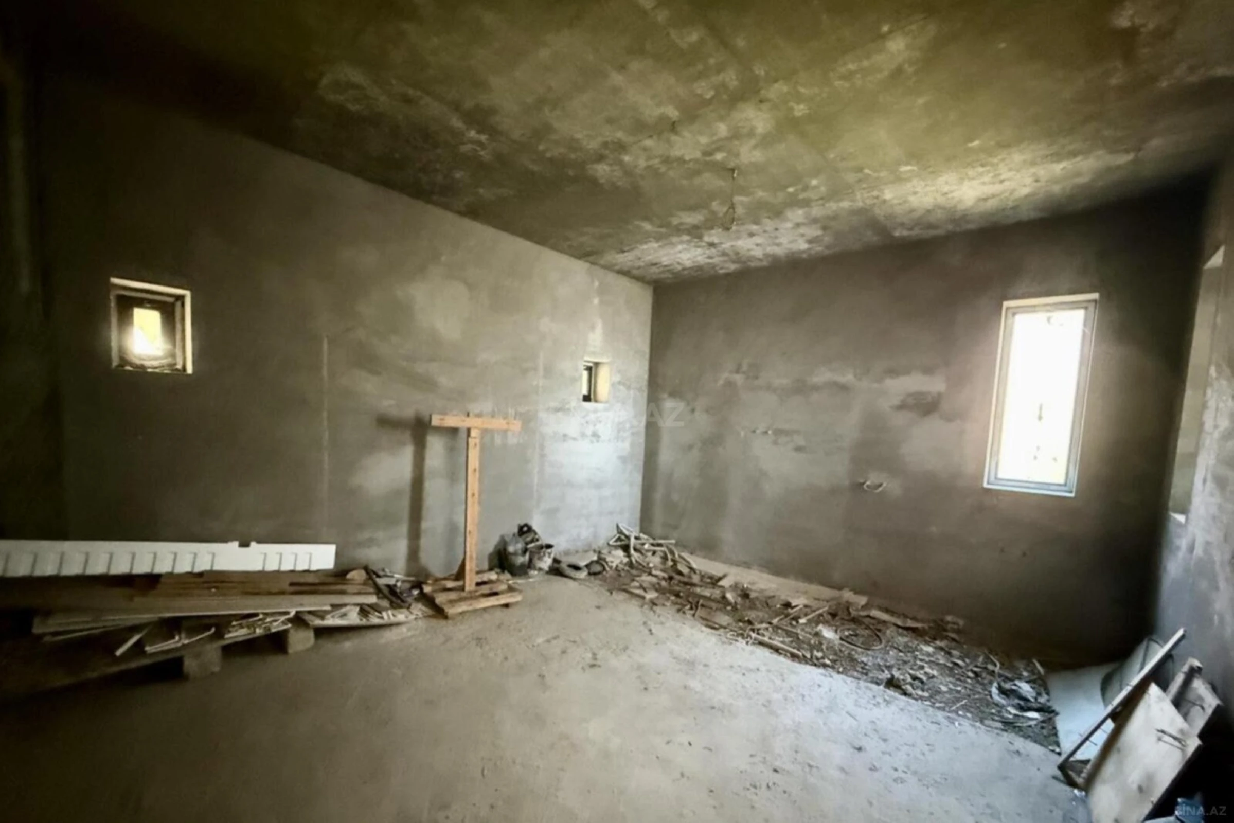 Satılır 9 otaqlı həyət evi 800 m²