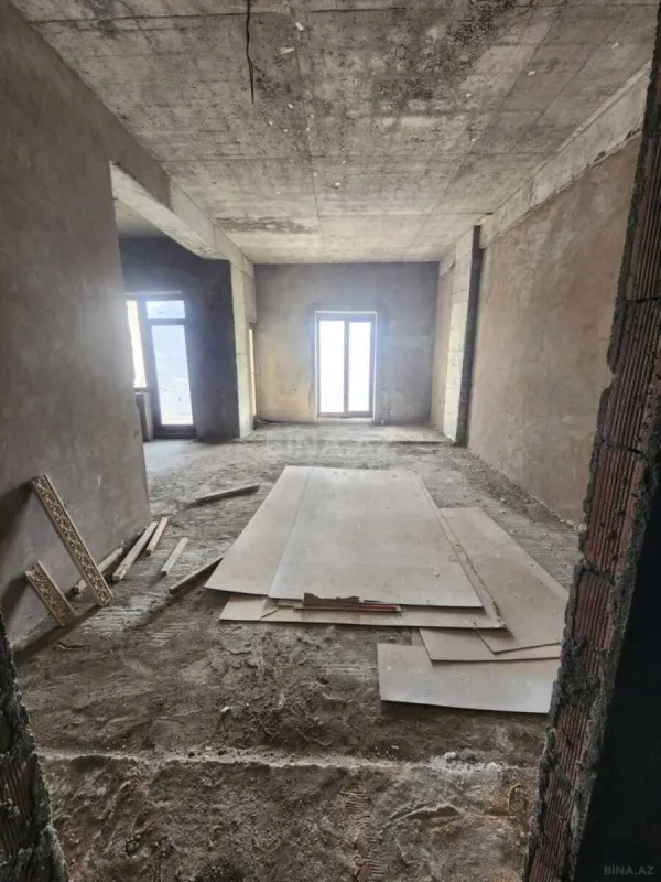 Satılır 3 otaqlı mənzil 138 m²