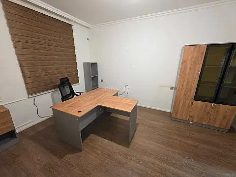 Kirayə verilir 3 otaqlı ofis 80 m²