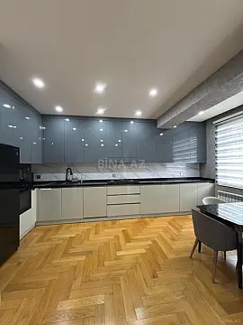 Satılır 5 otaqlı mənzil 201 m²