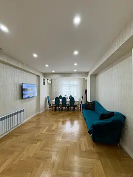 Satılır 5 otaqlı mənzil 201 m² — Bakı 5 otaq 201.00 m²