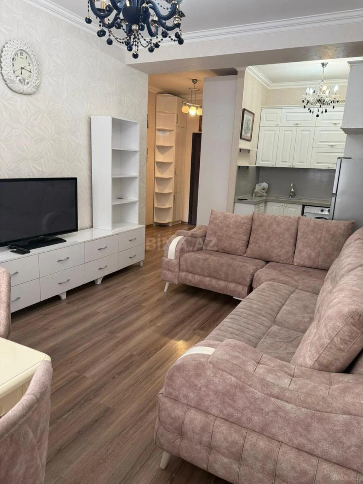Kirayə verilir 2 otaqlı mənzil 60 m²