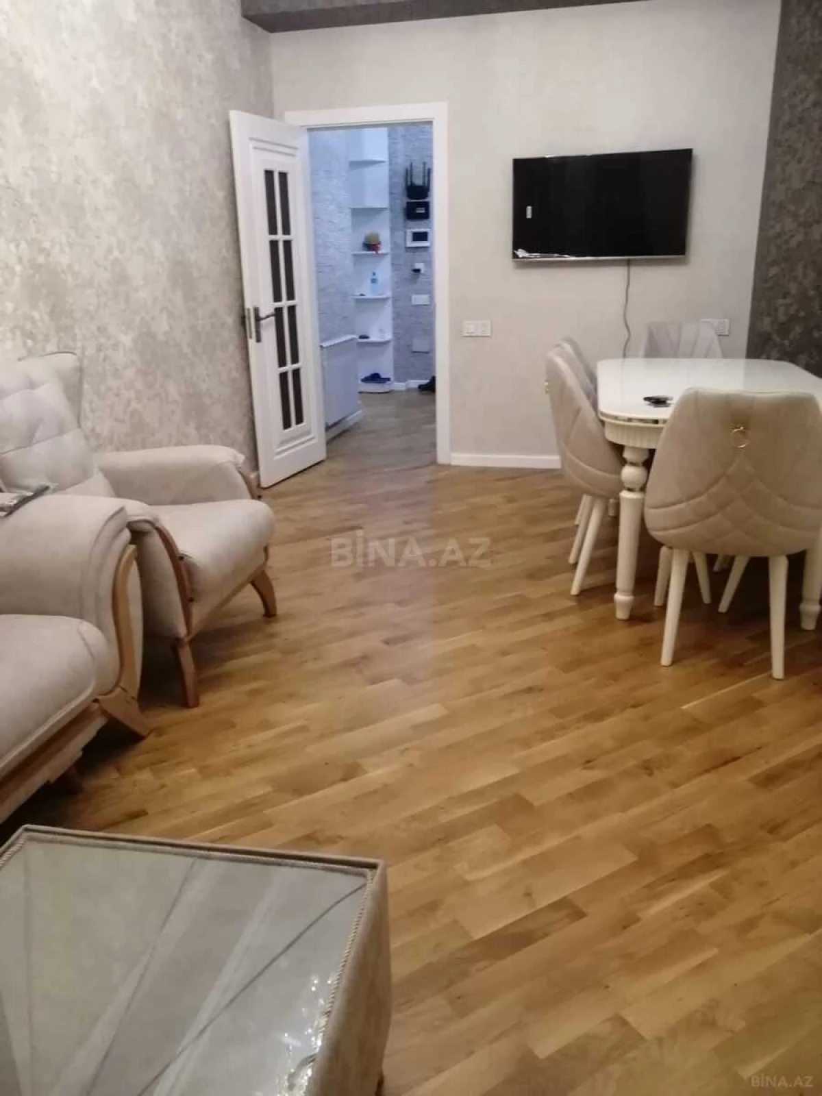 Kirayə verilir 2 otaqlı mənzil 70 m²