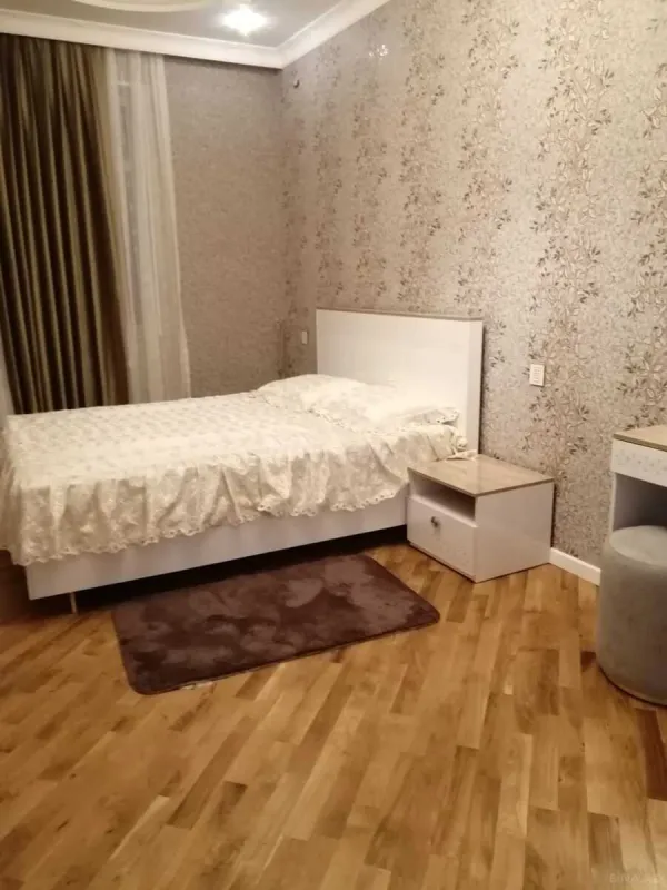 Kirayə verilir 2 otaqlı mənzil 70 m²