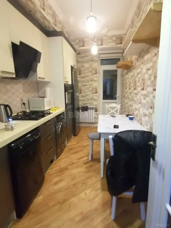 Kirayə verilir 2 otaqlı mənzil 70 m²