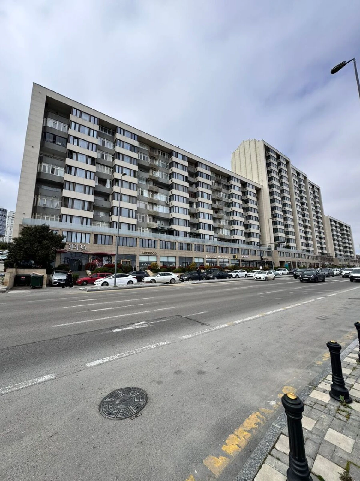 Satılır 3 otaqlı mənzil 135 m²