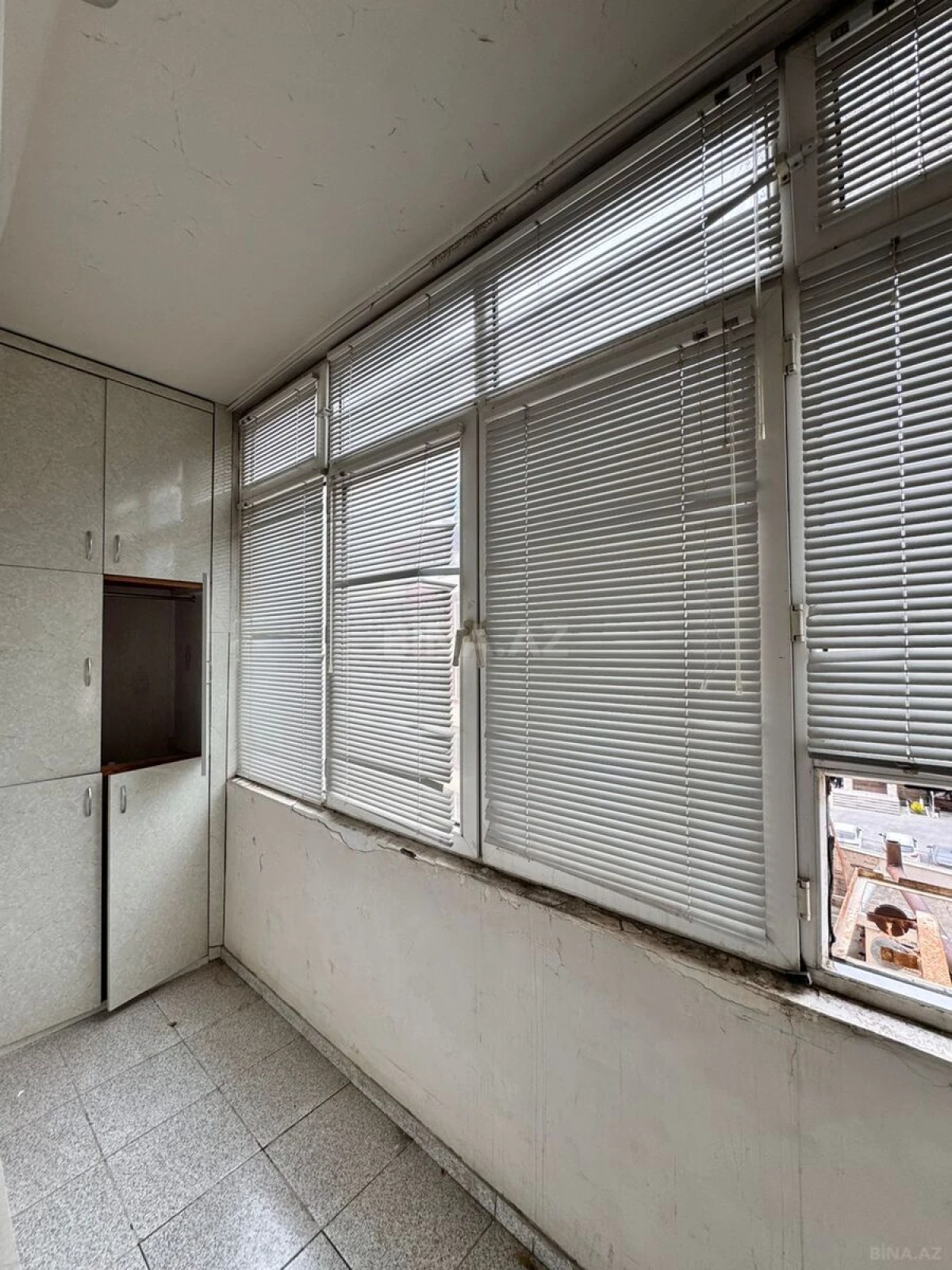 Satılır 3 otaqlı mənzil 135 m²