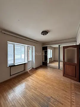 Satılır 3 otaqlı mənzil 135 m²