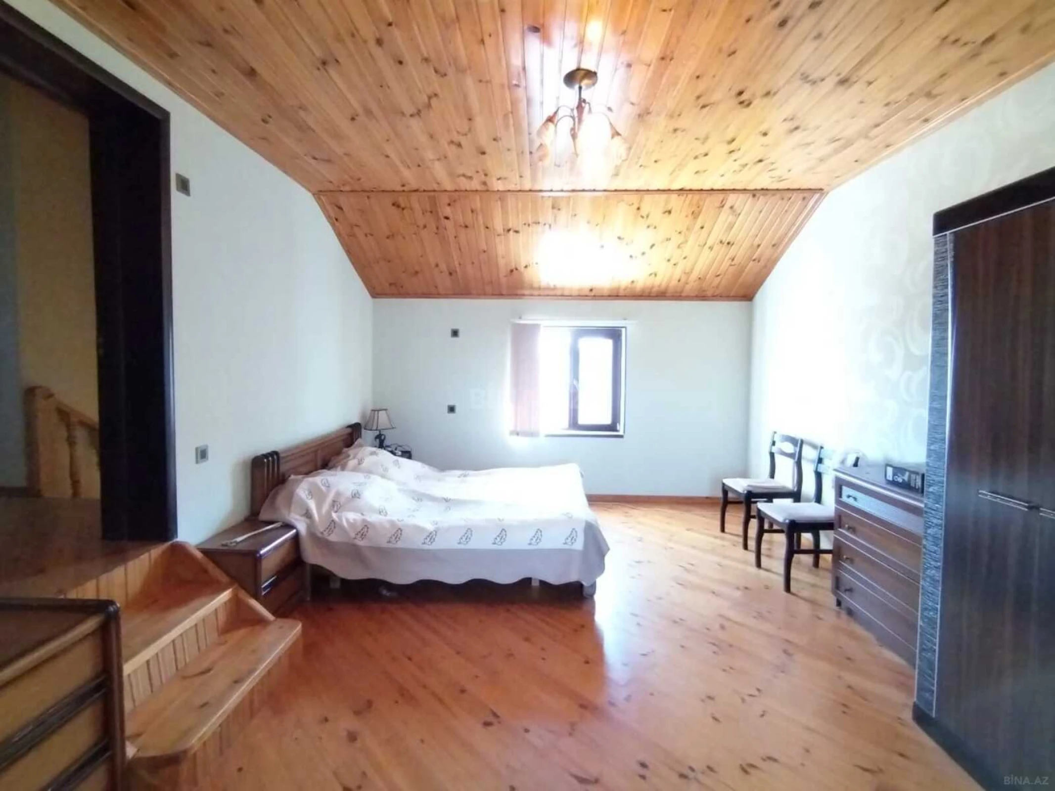 Satılır 7 otaqlı həyət evi 218 m²