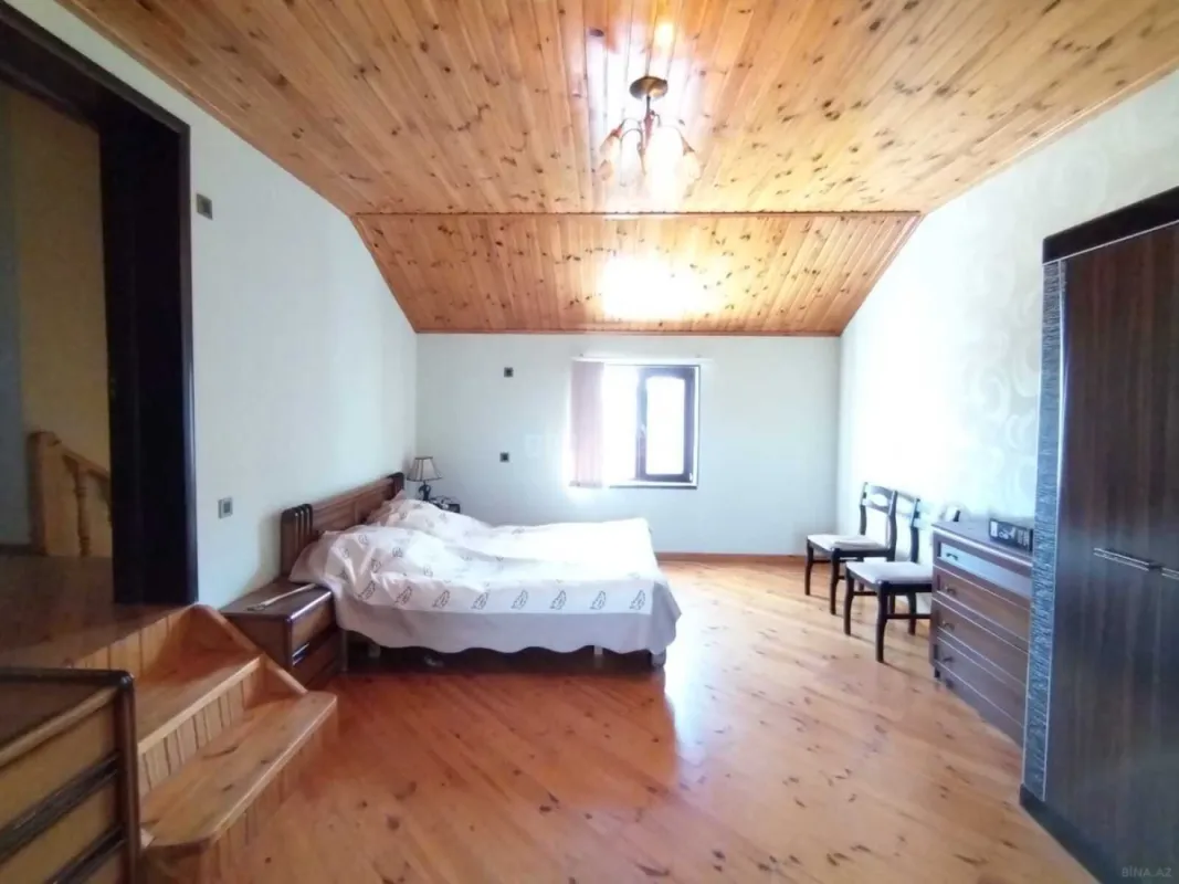 Satılır 7 otaqlı həyət evi 218 m²