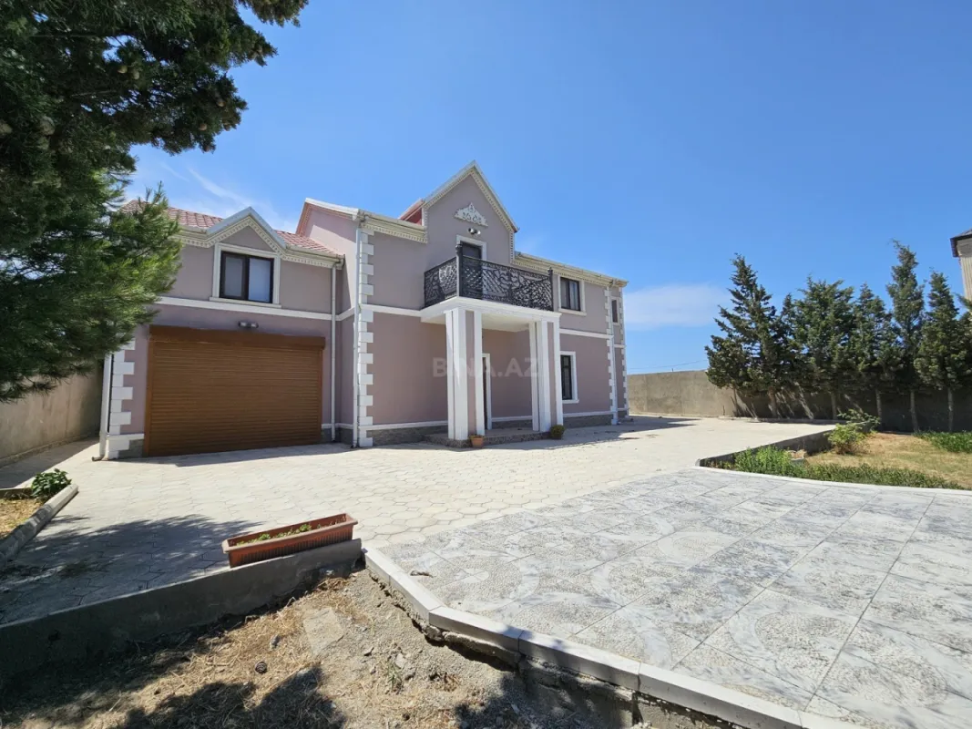 Satılır 7 otaqlı həyət evi 218 m²