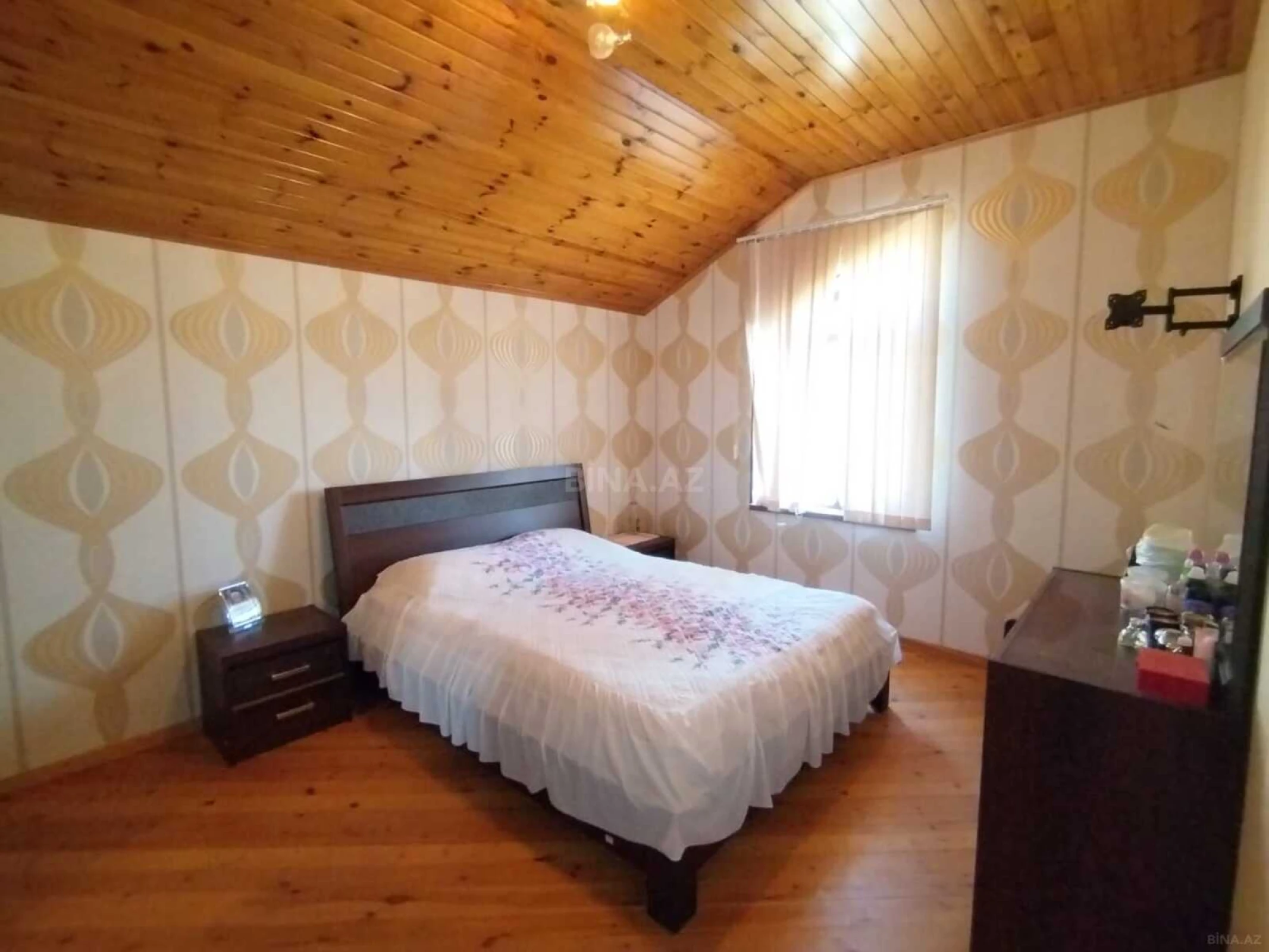 Satılır 7 otaqlı həyət evi 218 m²