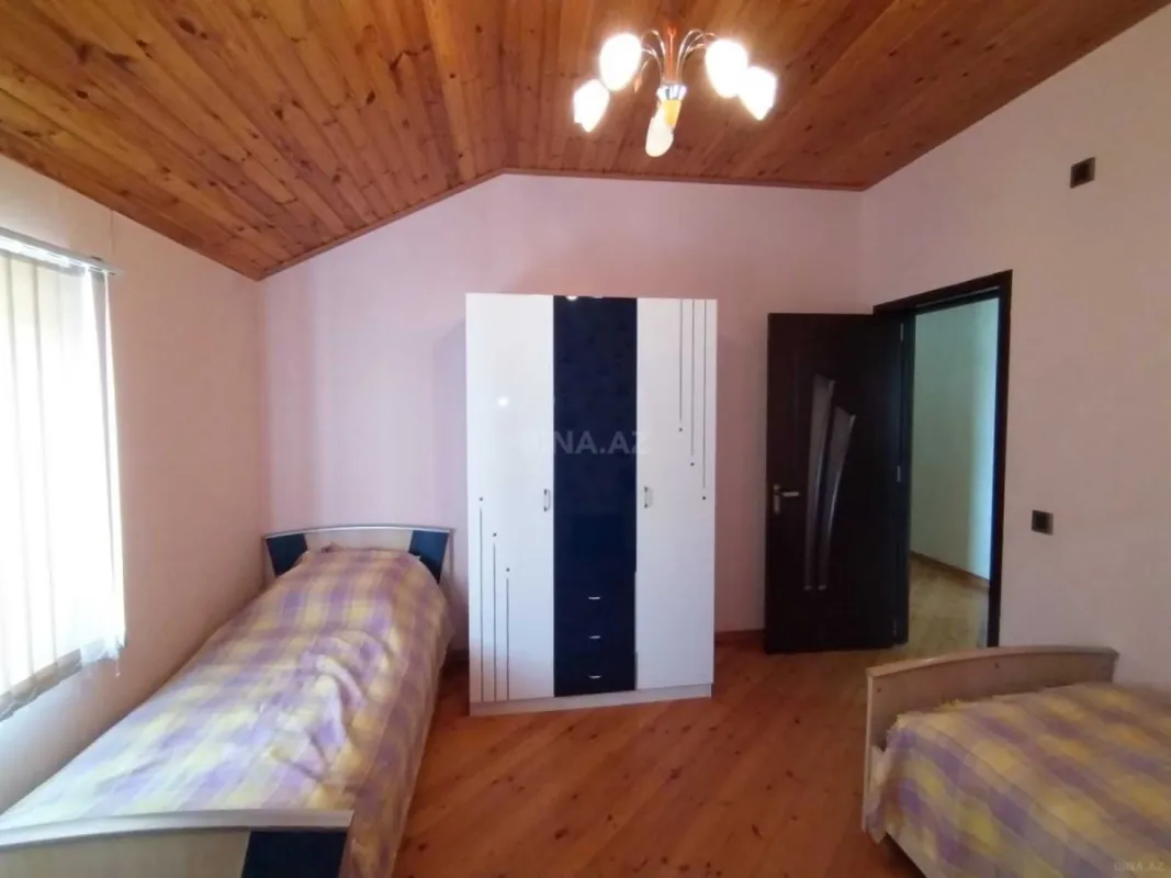 Satılır 7 otaqlı həyət evi 218 m²