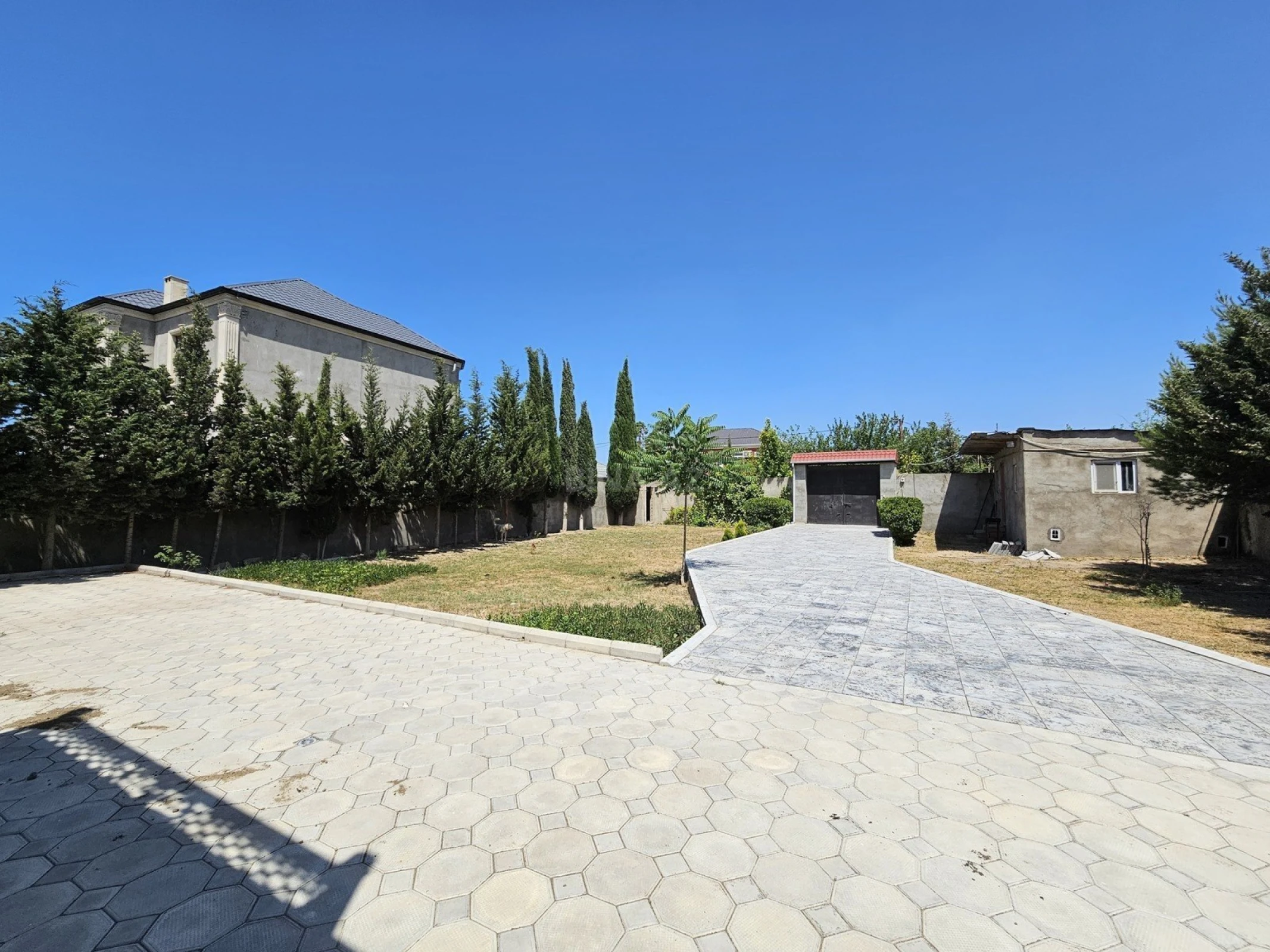 Satılır 7 otaqlı həyət evi 218 m²