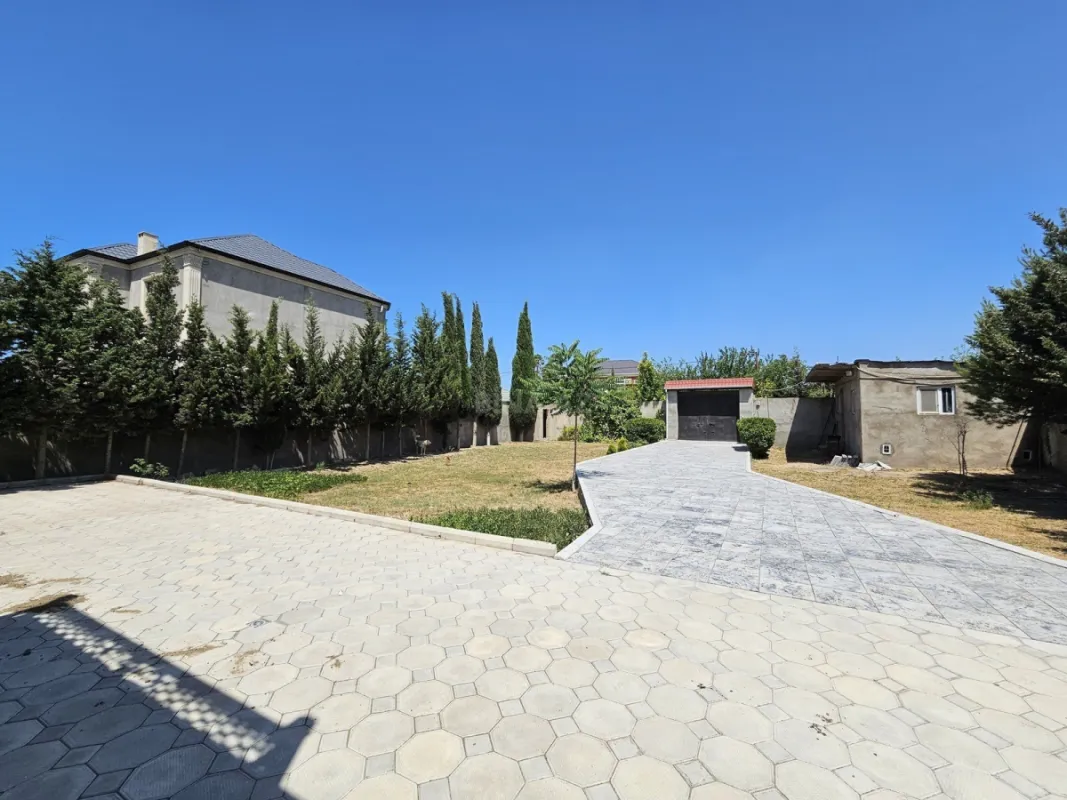 Satılır 7 otaqlı həyət evi 218 m²