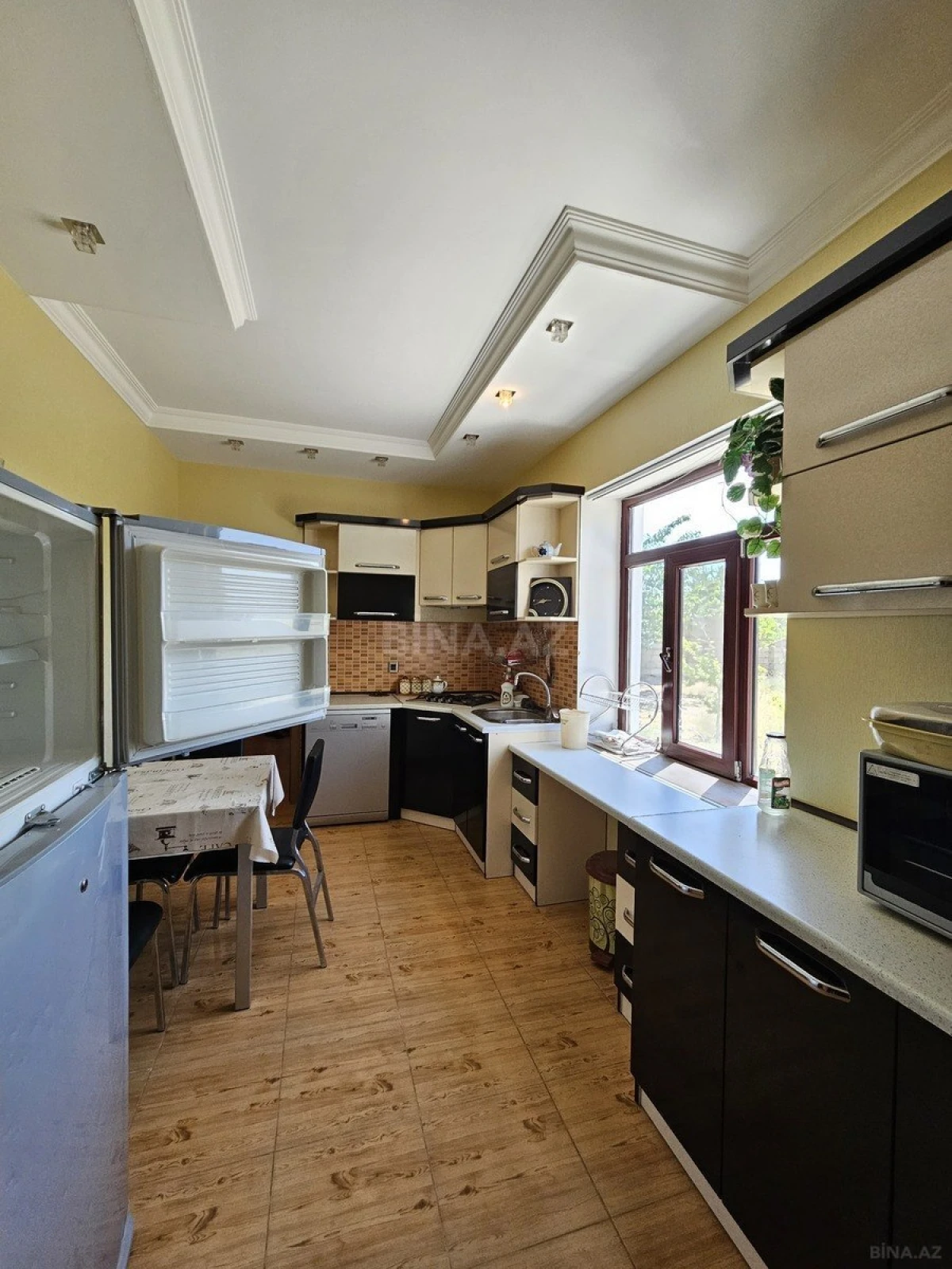 Satılır 7 otaqlı həyət evi 218 m²