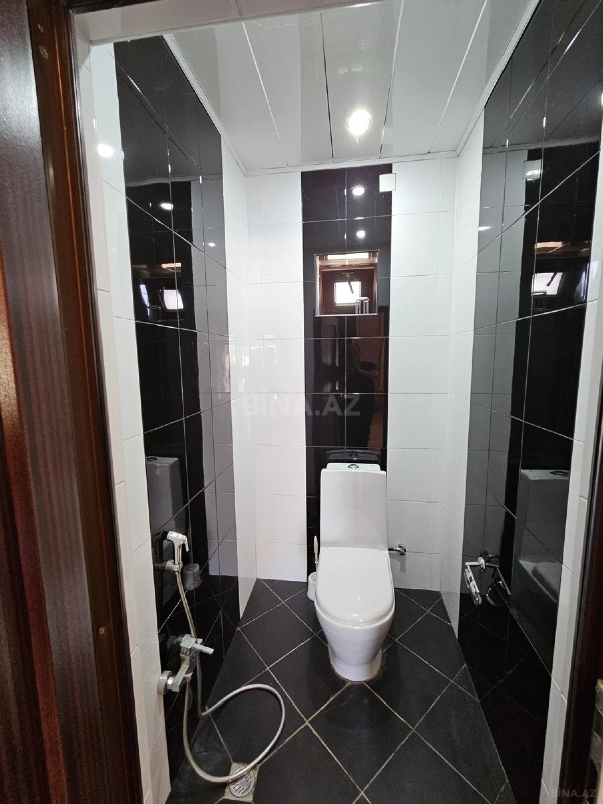 Satılır 7 otaqlı həyət evi 218 m²