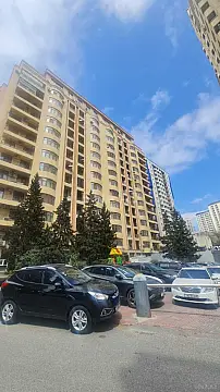 Satılır 3 otaqlı mənzil 185 m²