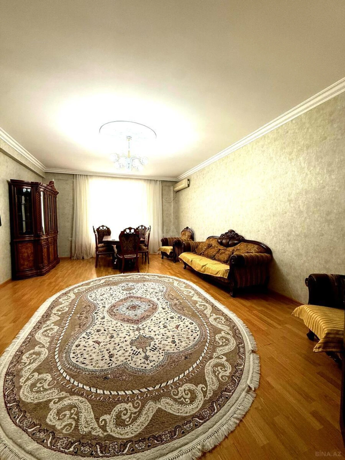 Satılır 3 otaqlı mənzil 134 m²